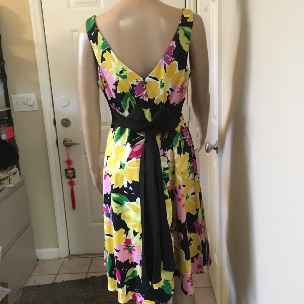 Fresh, Colorful Spring Dress - Picture 3 of 5